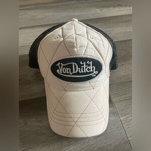 Unisex Von Dutch Y2K Cap! 🧢